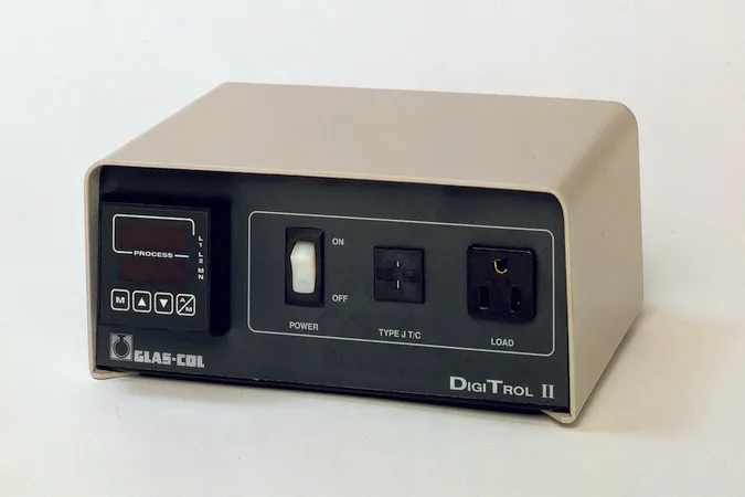 Sigma-Aldrich DigiTrol II temperature controller，AC/DC输入240 V AC，10 A（符合CE标准）