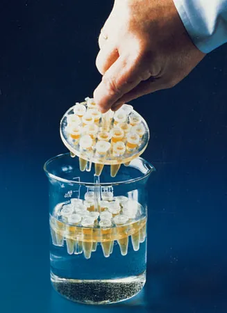 Sigma-Aldrich Floating circular 1.5 mL microcentrifuge tube rack，容纳20 x试管
