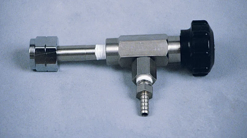 Sigma-Aldrich Manual gas control valve，Monel®，CGA入口尺寸330，倒钩用于1/4 in. i，d.软管