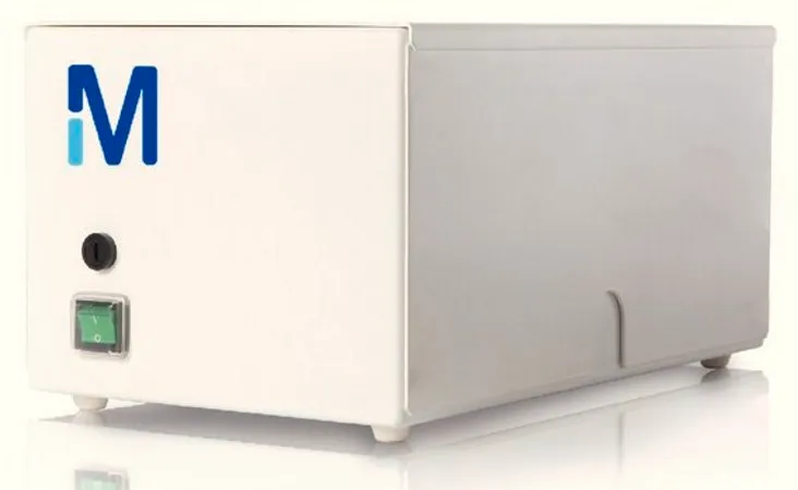 默克密理博Milli-Q 垫圈分配套件，AC/DC输入230 V，50 - 60 Hz，右侧，为实验室设备提供高品质加压纯水的经济解决方案
