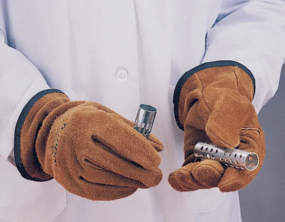 Sigma-Aldrich Leather gloves，尺寸M