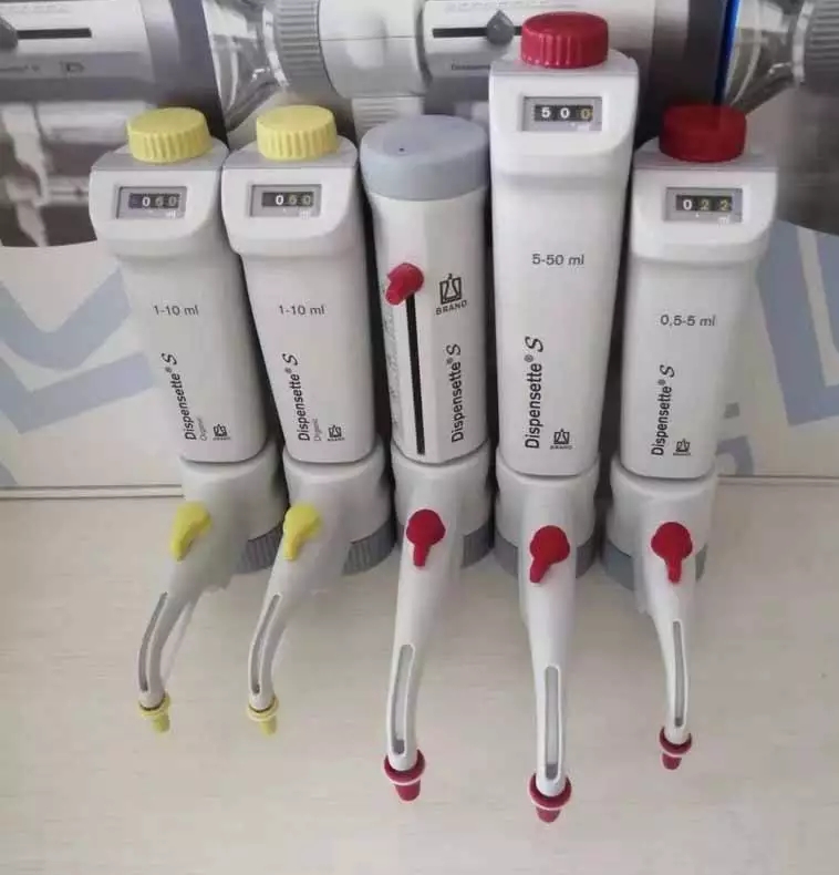 BRAND Dispensette® S系列瓶口分液器,专门为安全的试剂瓶分液而设计~